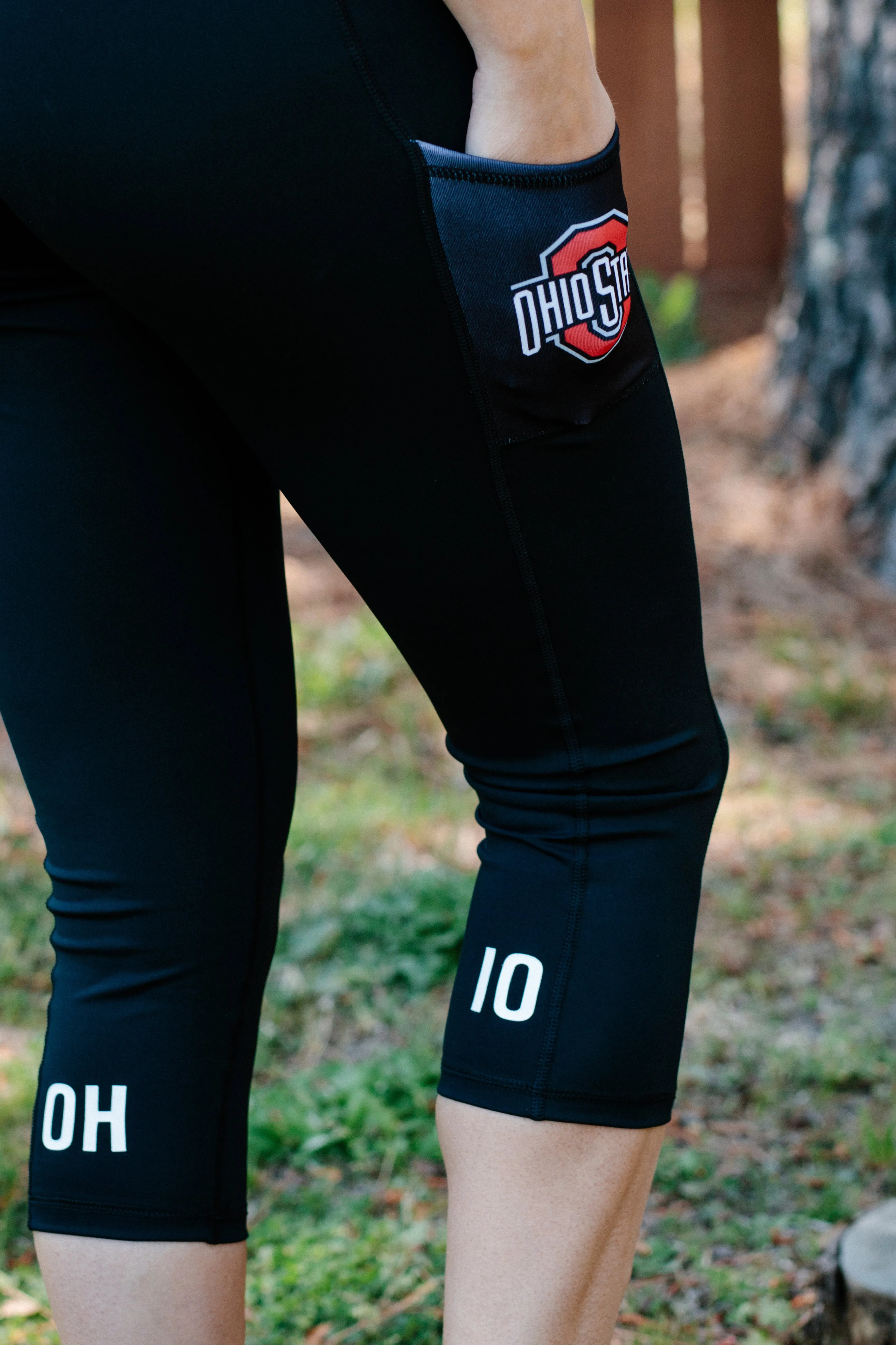 1103 - The Ohio State University "Victory" Cell Phone Pocket Capri/Black