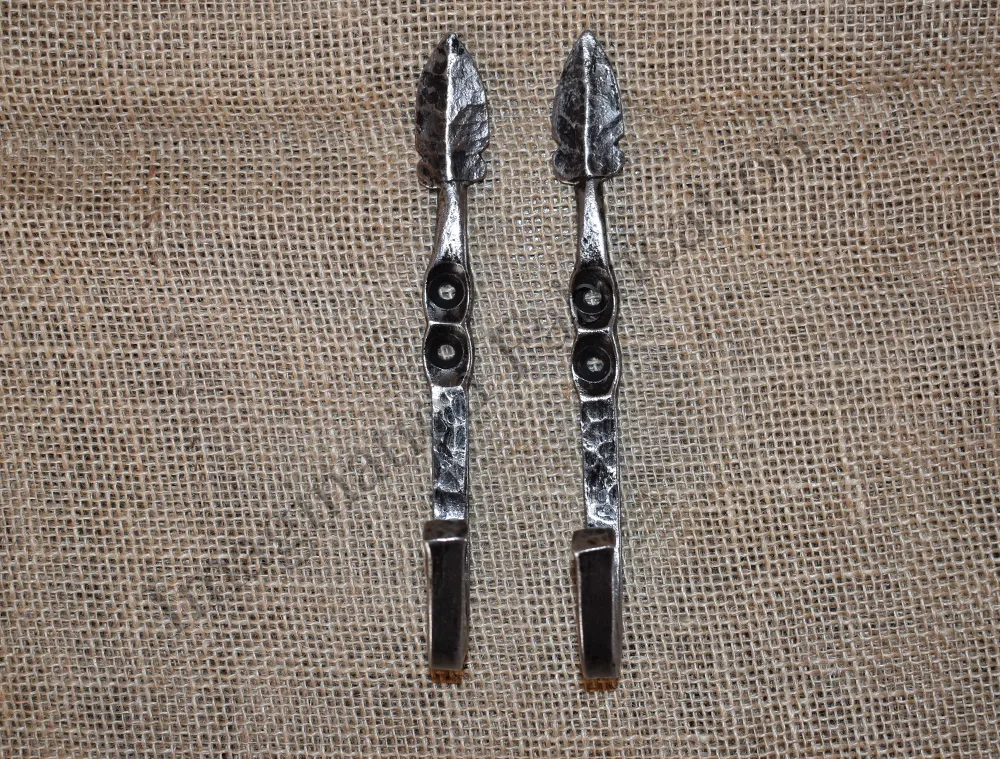 Arrowhead Hooks, Medium (Pair)