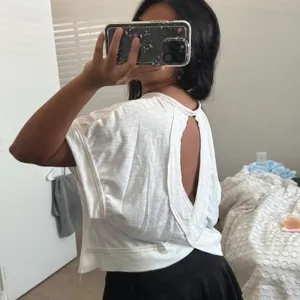 Backless TEE-D822 | Inspanda