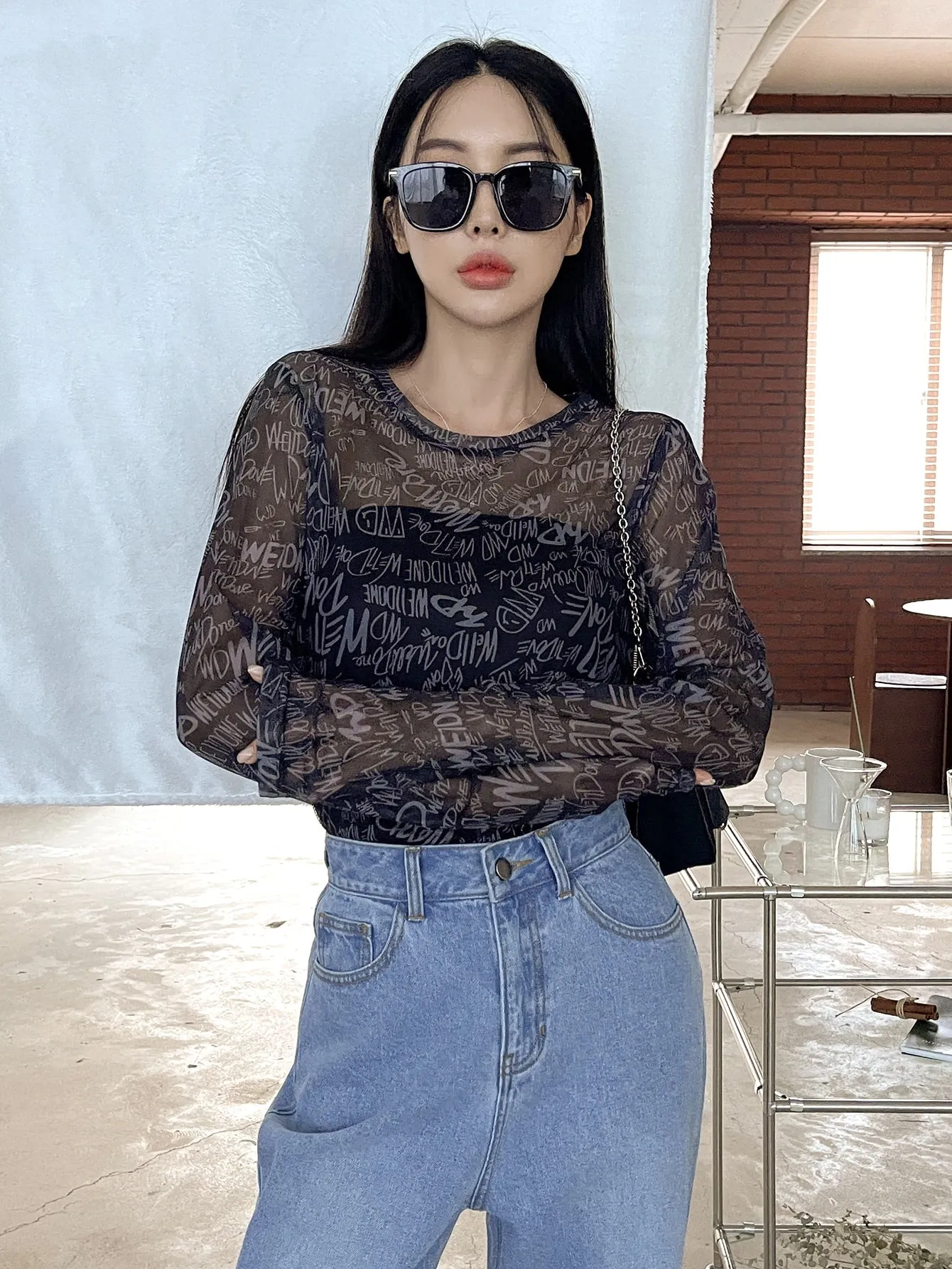 DAZY Letter Graphic Crew Neck Mesh Top