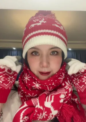 Festive Warmth Christmas Snowflake Elk Scarf, Gloves, and Hat Three-Piece Set