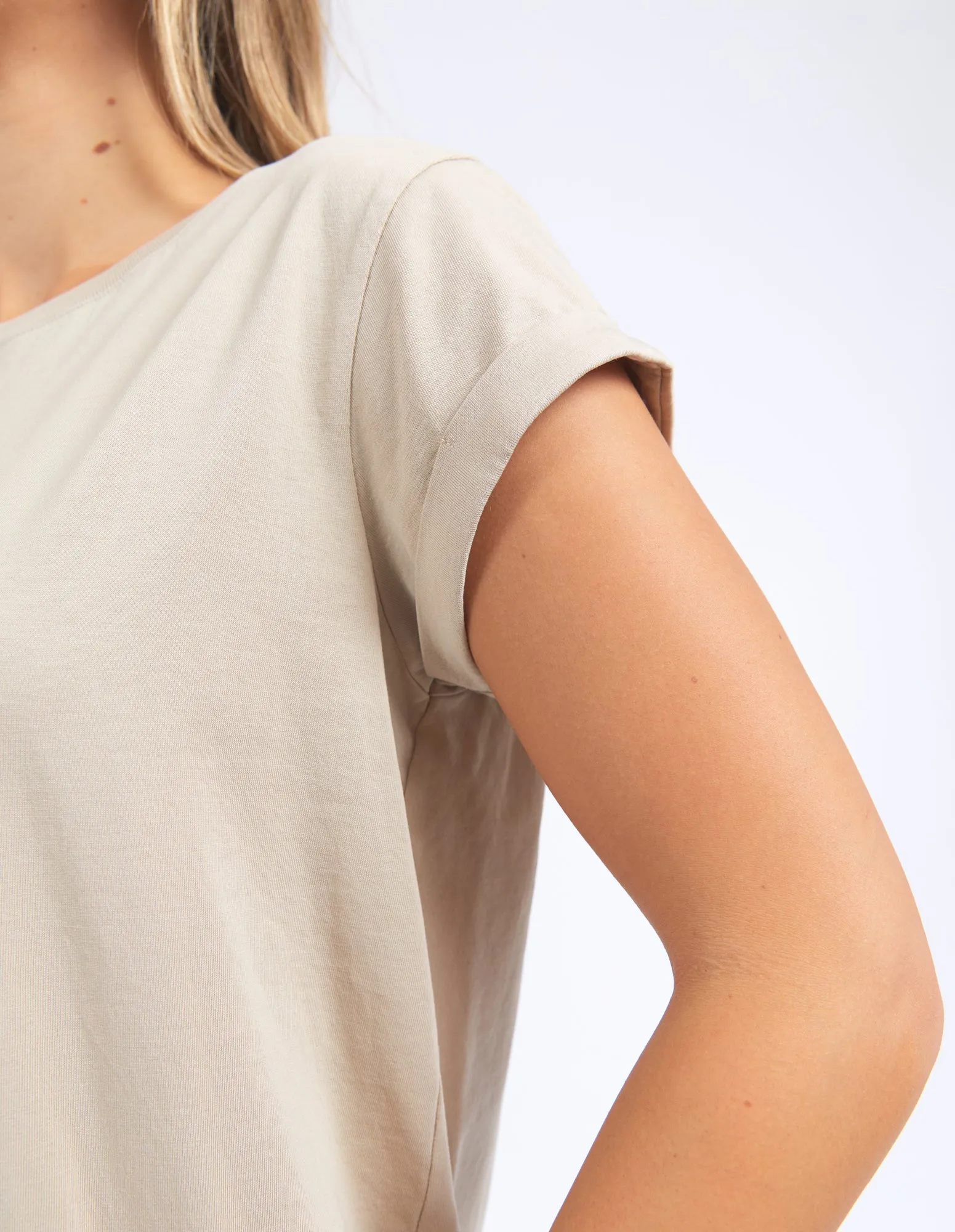 Foxwood II MANLY Tee - Oat