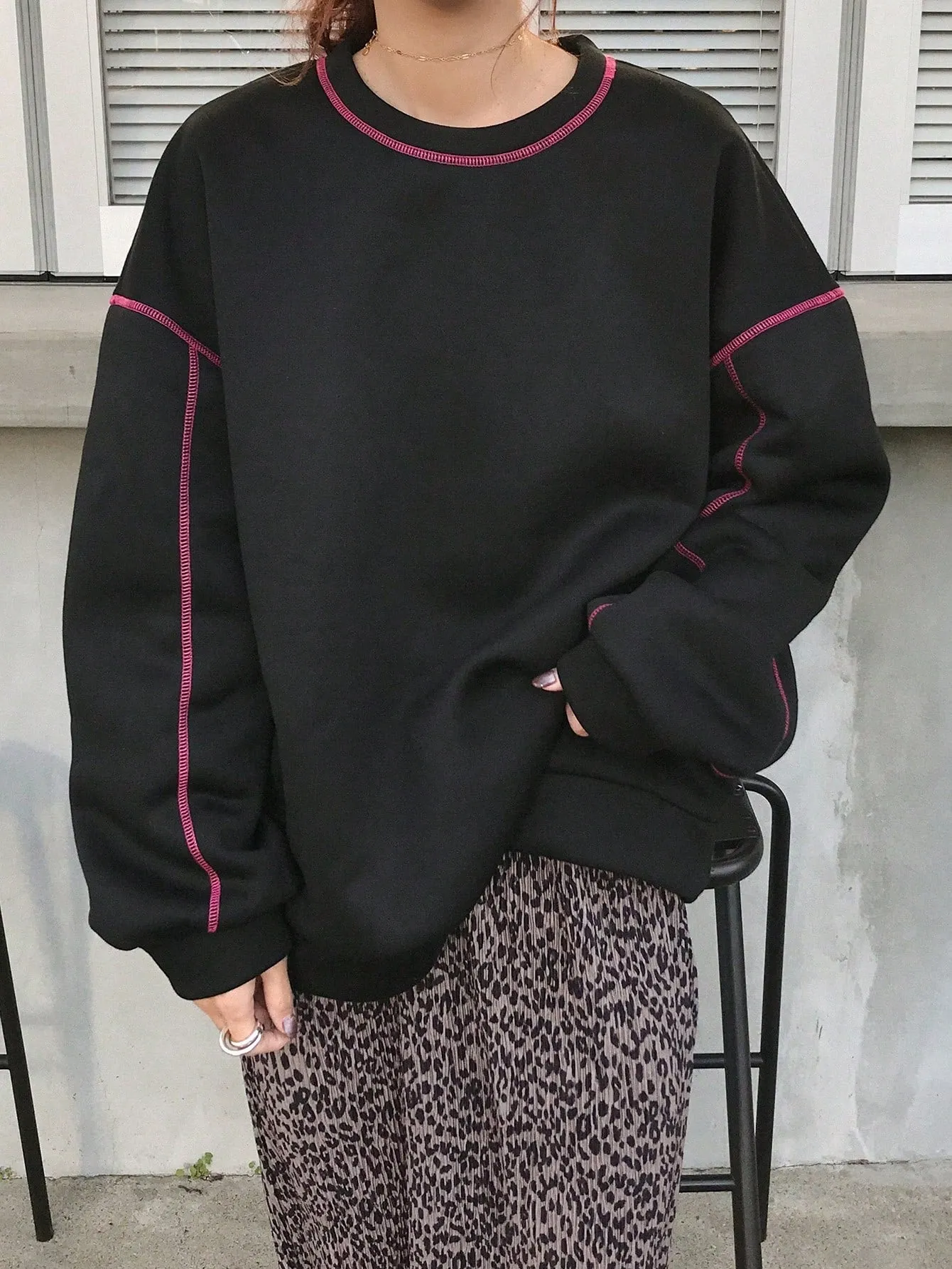 FRIFUL Women's Contrast Color Patchwork Crew Neck Loose Fit Casual Sweatshirt