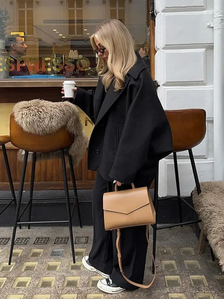 Lou - Timeless Elegance Women’s Cape Coat