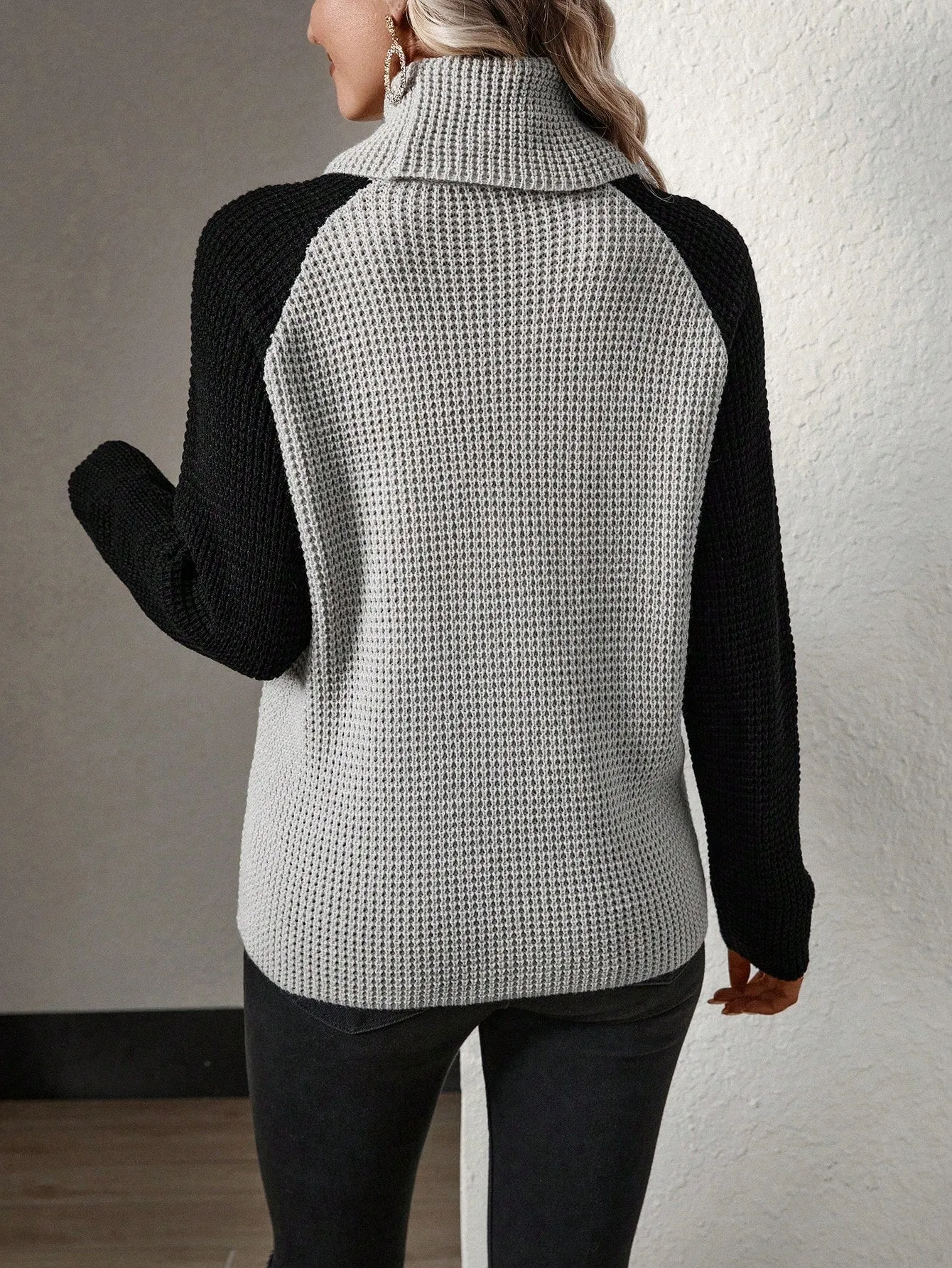 LUNE Contrasting Color Draped Neck Wrap Sweater