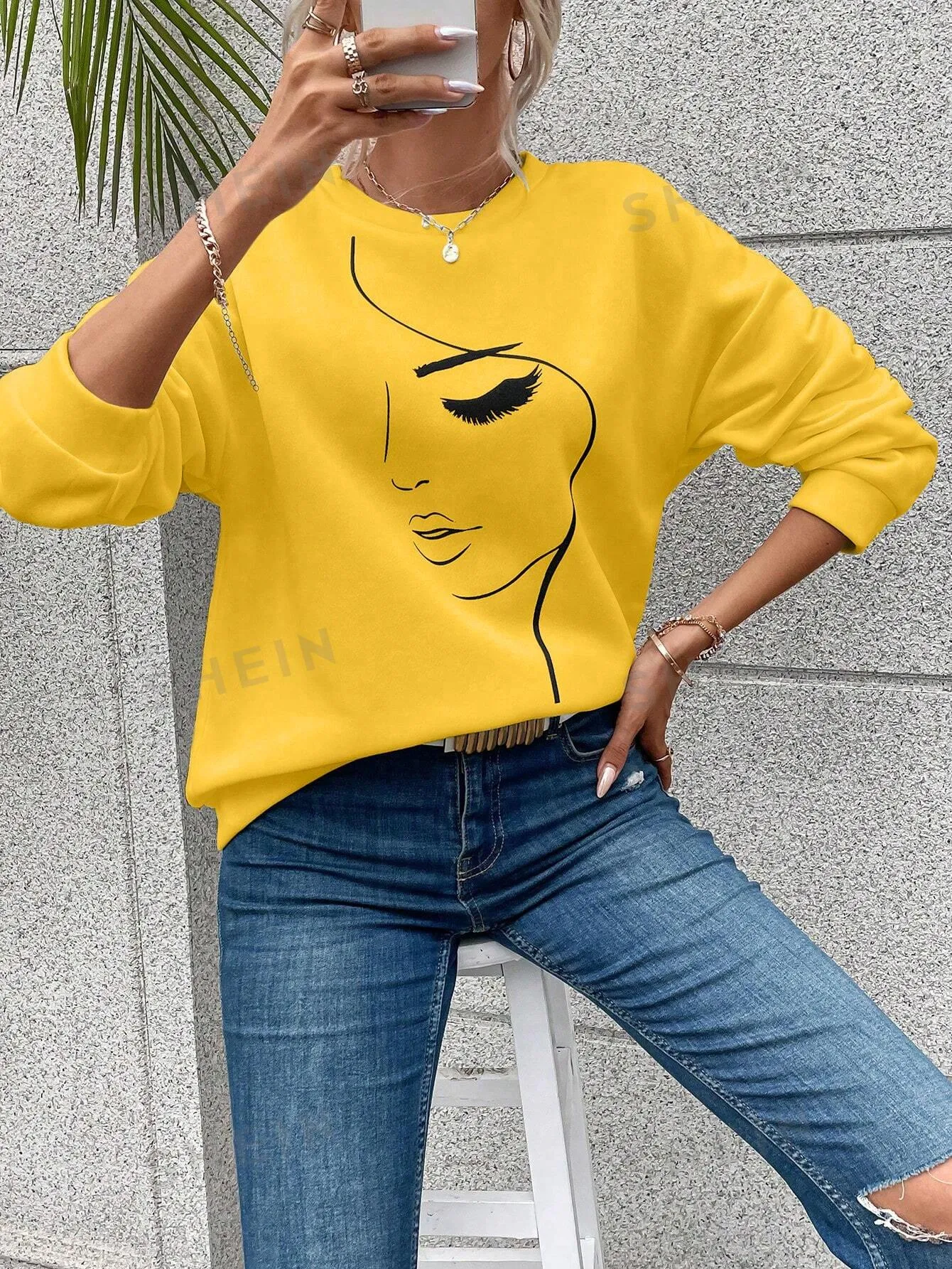 LUNE Women's Minimalist Graphic Print Crew Neck Long Sleeve Sweatshirt