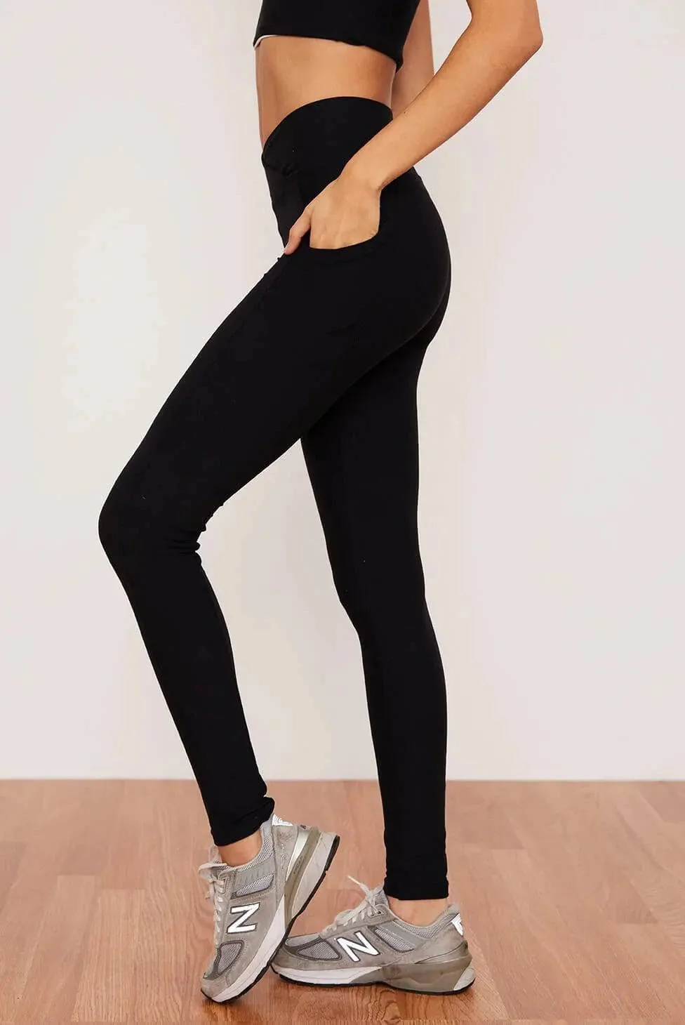 Onyx Crossover Pocket Legging by Wolves | Black