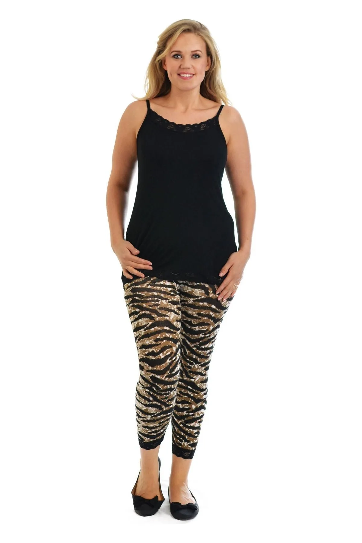 Plus Size Cropped Tiger Lace Trim Leggings