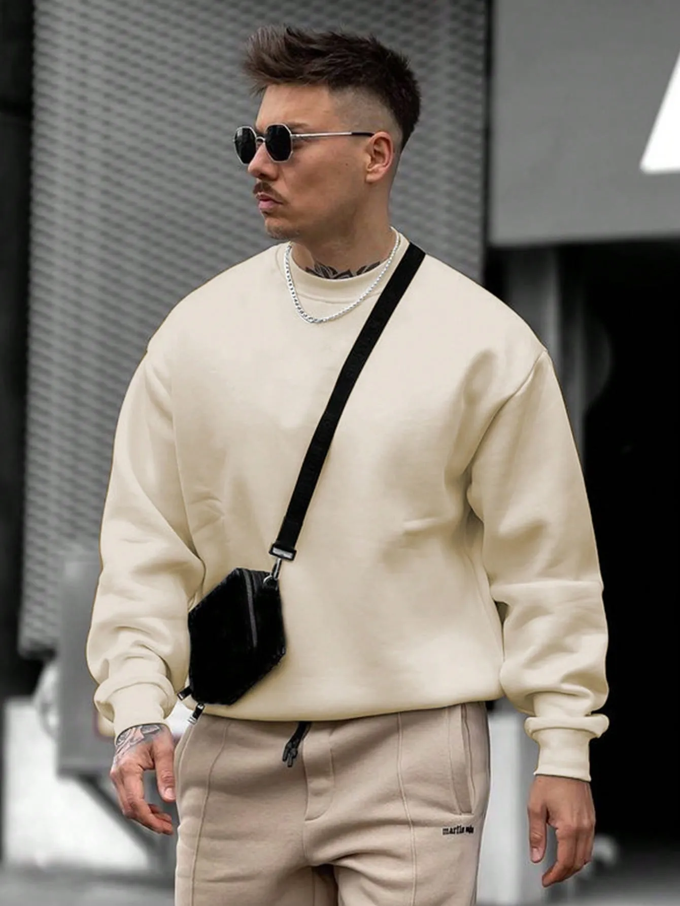 QA Men's Solid Color Sweatshirt