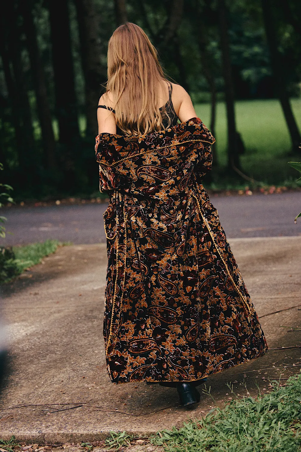 Roadhouse Blues Velvet Housecoat  -  Midnight Paisley