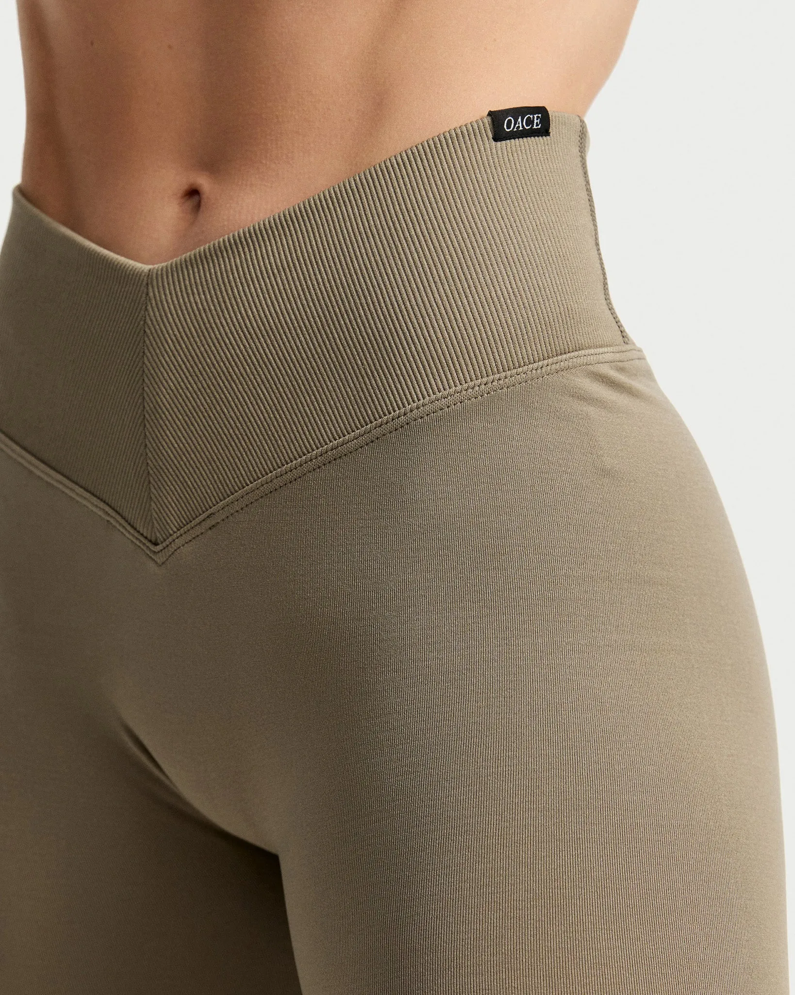 Toned V-Shape Leggings (Outlet)