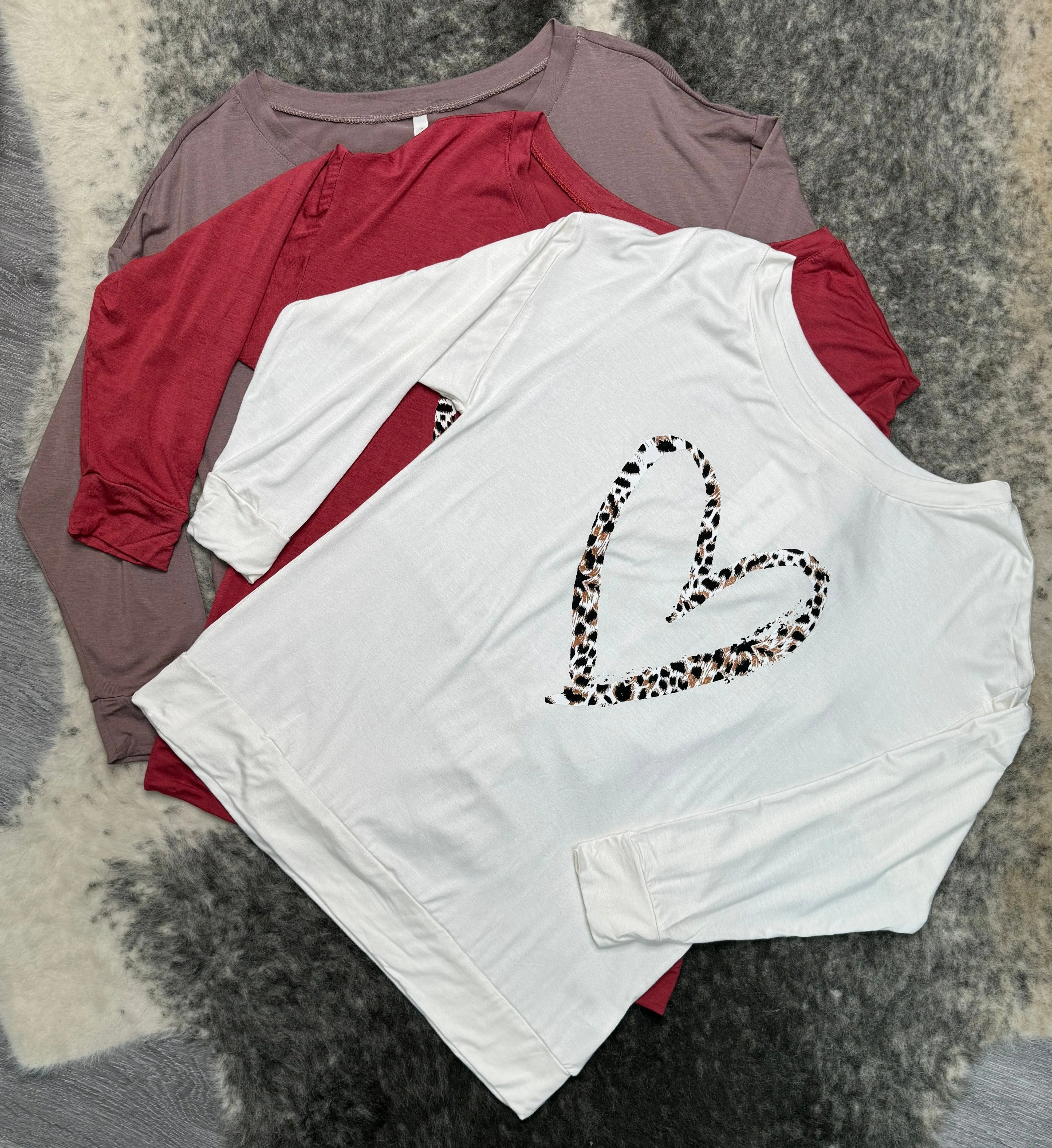 Wide Shoulder W/Heart-Mocha