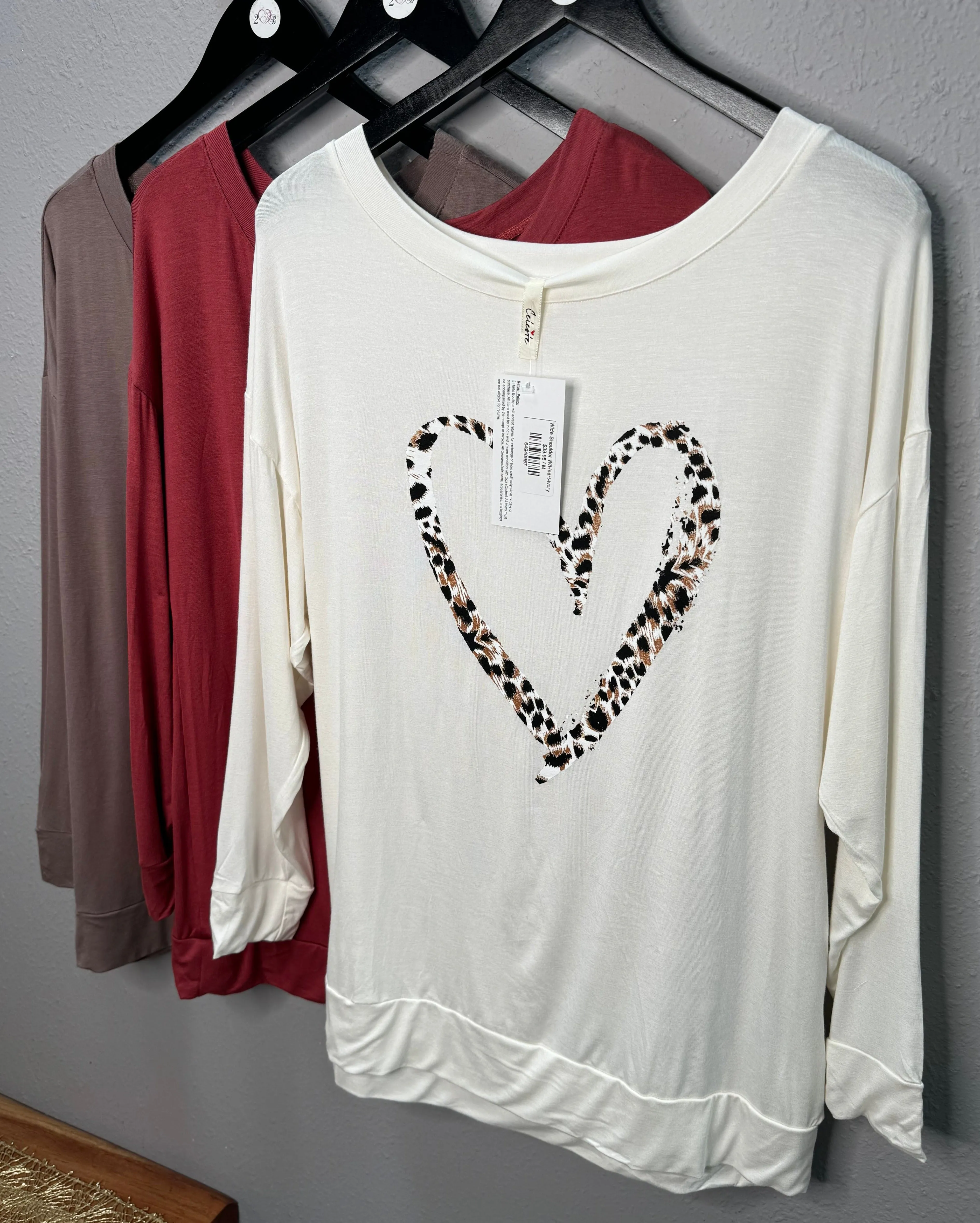 Wide Shoulder W/Heart-Mocha