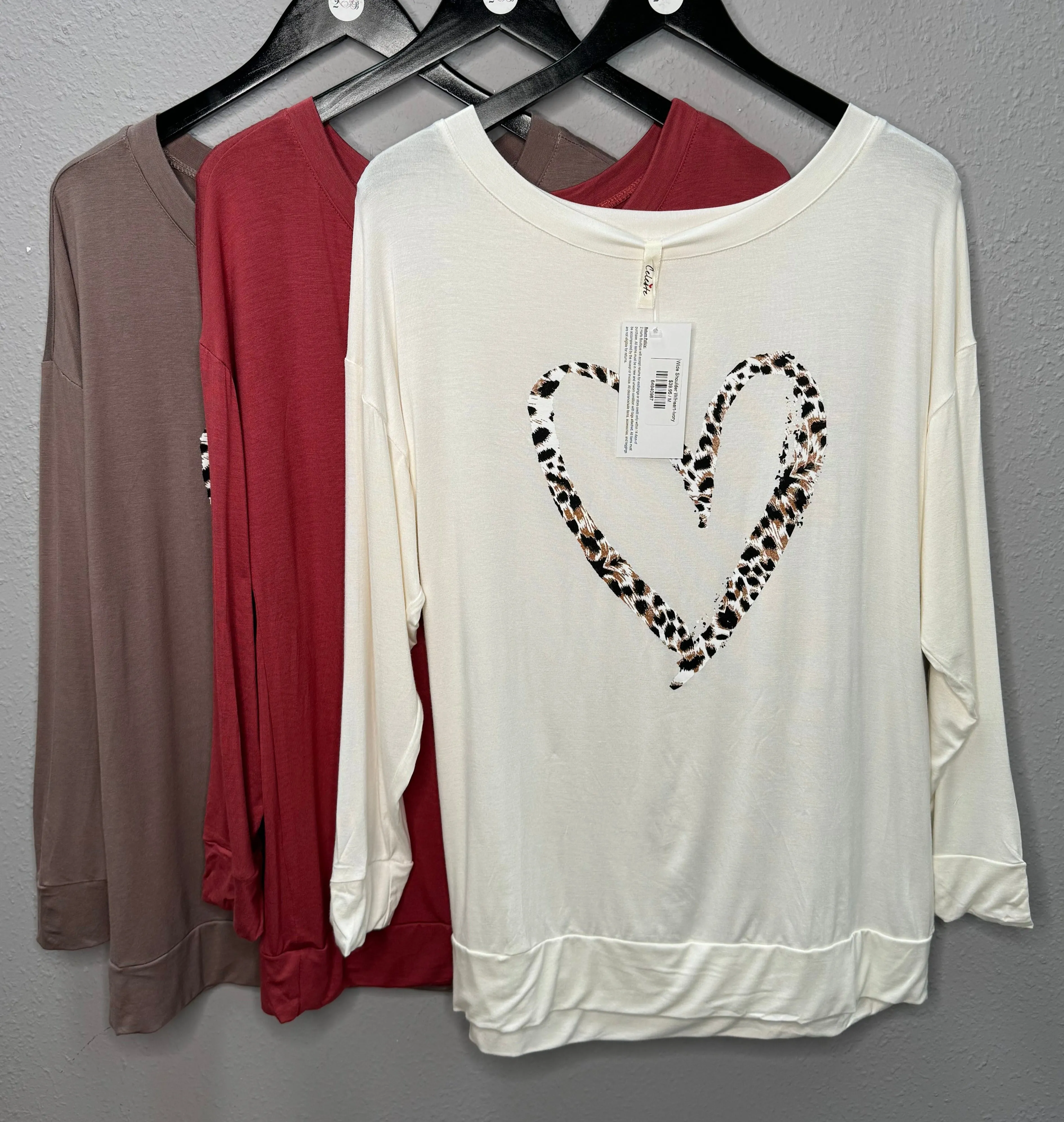 Wide Shoulder W/Heart-Mocha