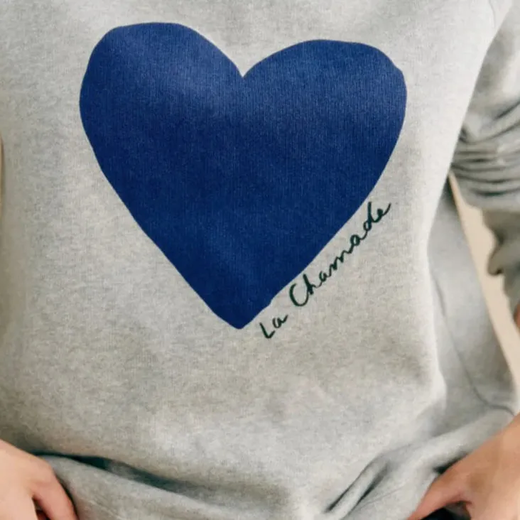 Women Heart-Shaped Print Sweatshirt – Perfect for Valentine’s Day